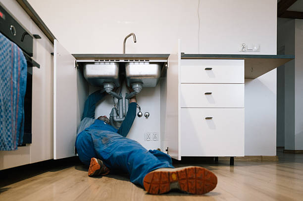 Professional Leak Detection technician working in West Palm Beach, FL